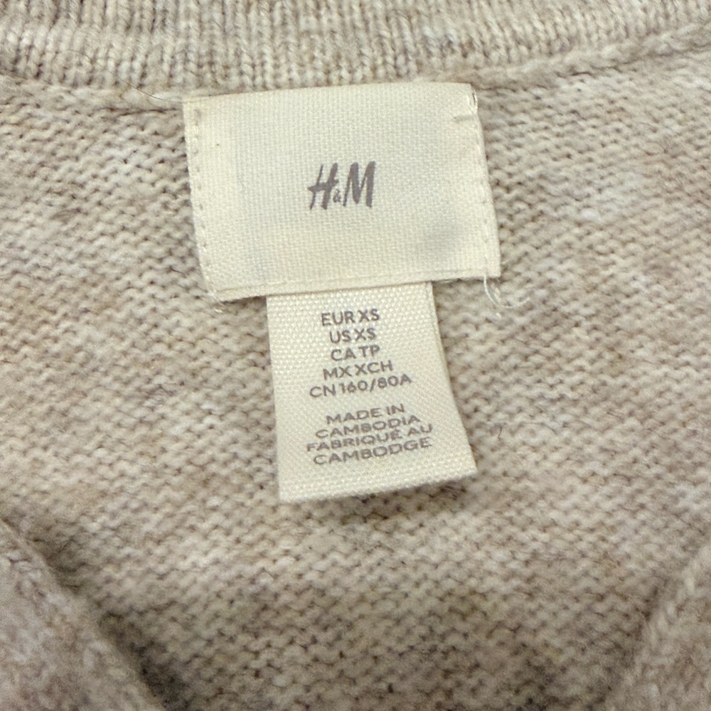 H&M Beige V-Neck Sweater - Picture 2 of 5
